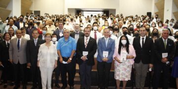 Presenta UAT libro Historias de vida durante la pandemia de Covid-19