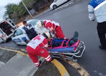Camioneta embiste a ciclista y se da a la fuga