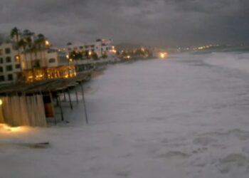 ‘Kay’ ya es huracán categoría 2; provocará lluvias torrenciales en BCS