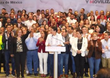 Presenta Mario Delgado a dirigentes estatales de Morena, destaca presencia de Yuriria Iturbe