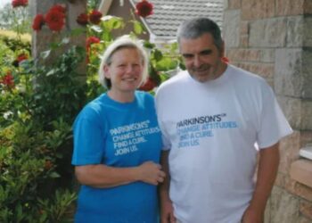 Mujer capaz de ‘oler’ mal de Parkinson ayuda a científicos a desarrollar prueba