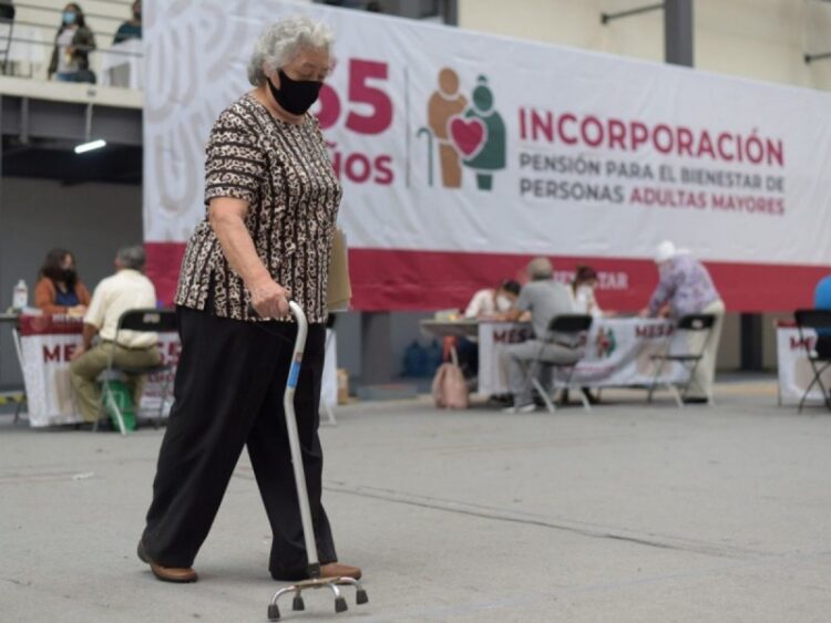 Pensión para Adultos Mayores tendría incremento de 36.7% en 2023