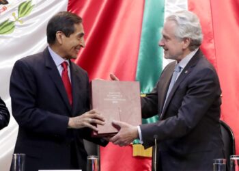 La Cámara de Diputados  de México recibe el Paquete Económico 2023