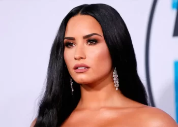 Insinúa Demi Lovato que no quiere dar más giras