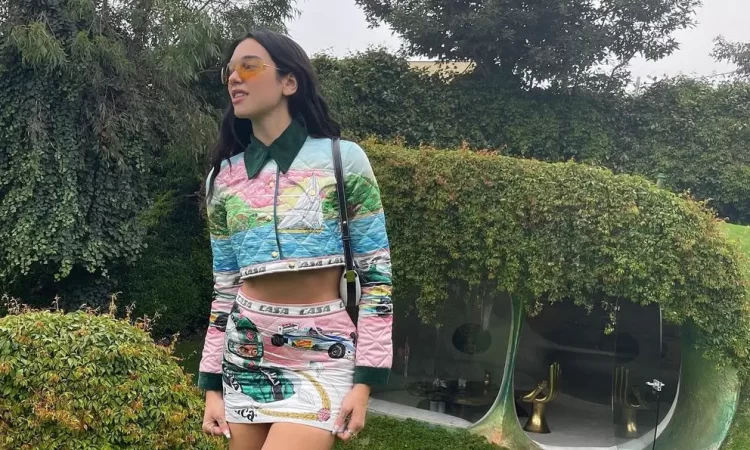 Genera caos visita de Dua Lipa a la CDMX
