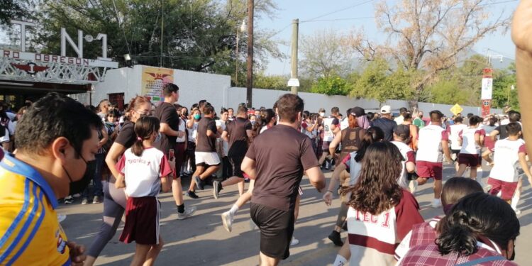 Toma parte Ayuntamiento en 94 Aniversario de Secundaria Técnica 1 “Alvaro Obregón”