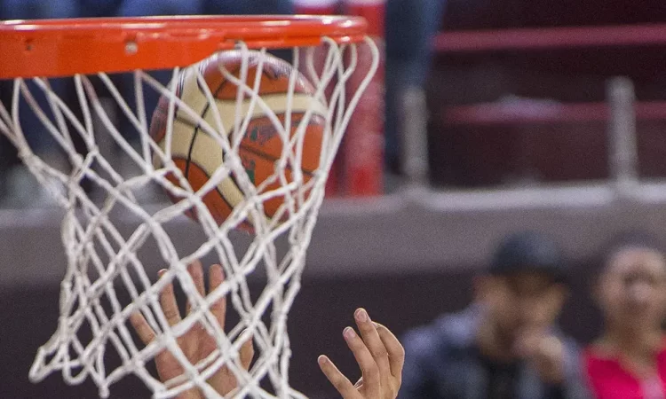 85-84. Estados Unidos derrota a Puerto Rico en un final dramático