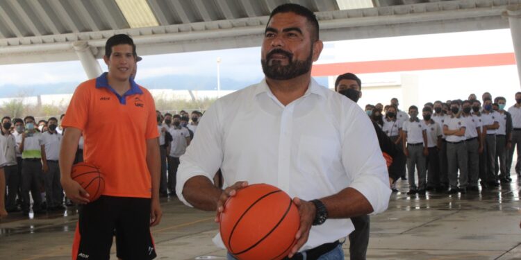 Alienta Gobierno de Lalo Gattás deporte estudiantil