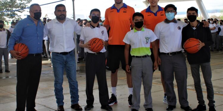 Alienta Gobierno de Lalo Gattás deporte estudiantil