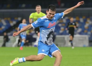 Chucky Lozano, disponible para el debut del Napoli en la Champions League