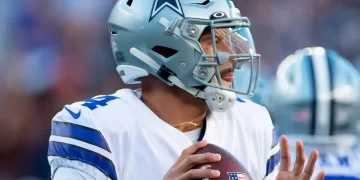 Dak Prescott, fuera de 6 a 8 semanas por lesión en el pulgar derecho