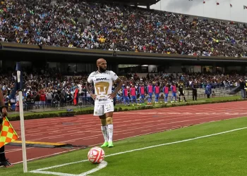 Dani Alves ‘abandona’ a Pumas tras juego con la Máquina