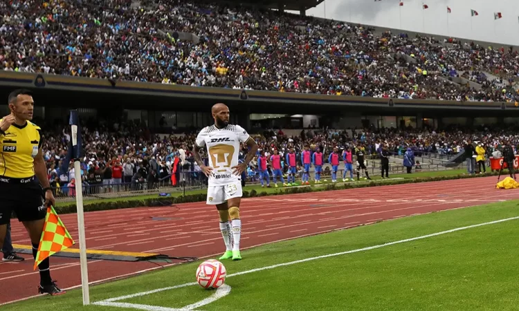 Dani Alves ‘abandona’ a Pumas tras juego con la Máquina