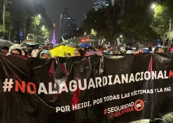 Marchan contra la militarización en México