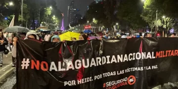 Marchan contra la militarización en México