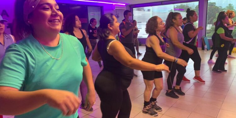 Son instructores deportivos del Municipio ponentes en Master Class de Ritmos Latinos