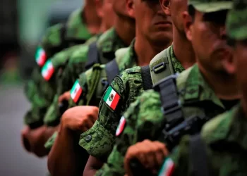 Acusa AMLO hipocresía de quienes se oponen a militarización