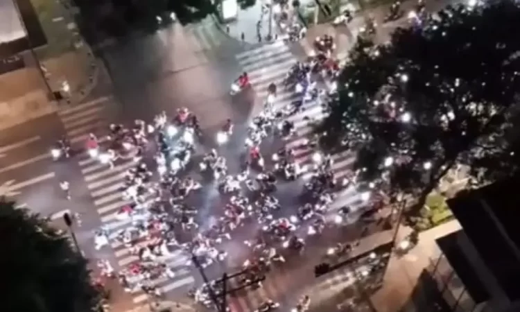 Motociclistas paralizan Paseo de la Reforma con rodada