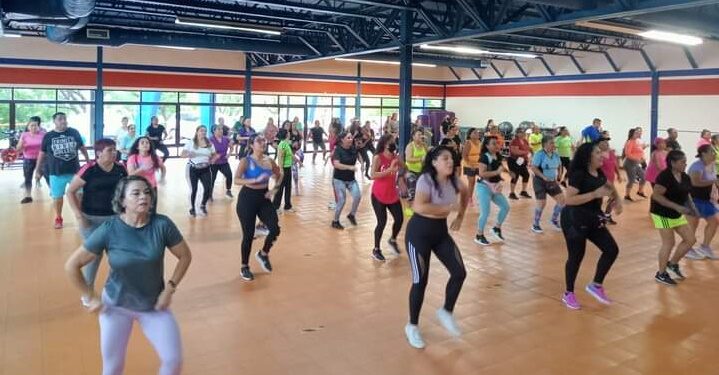 Relevante capacitación de activadores físicos de Deportes Victoria