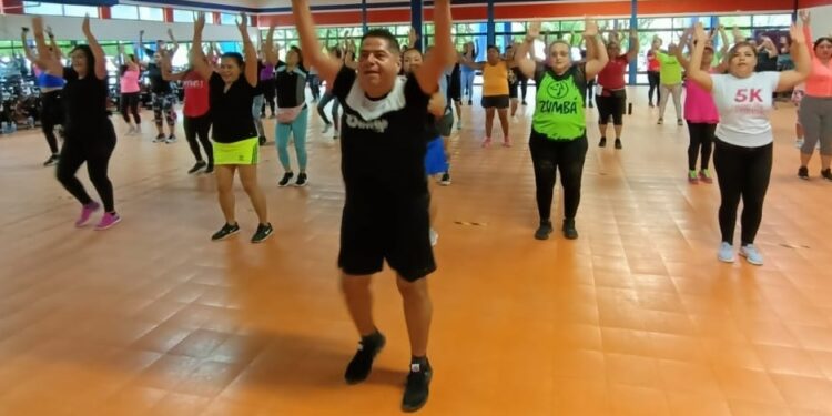 Relevante capacitación de activadores físicos de Deportes Victoria