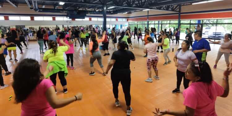 Relevante capacitación de activadores físicos de Deportes Victoria