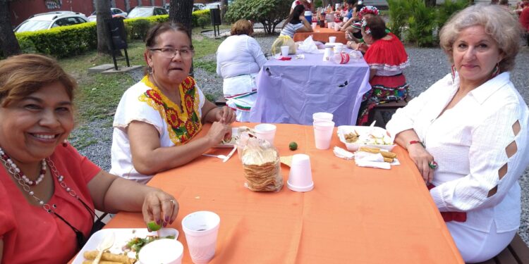 Celebran adultos mayores con activación física