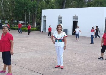 Celebran adultos mayores con activación física