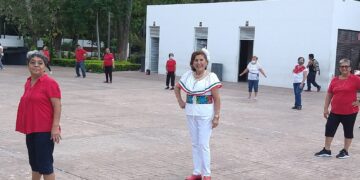 Celebran adultos mayores con activación física