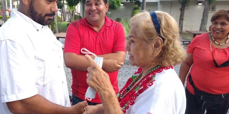 Celebran adultos mayores con activación física