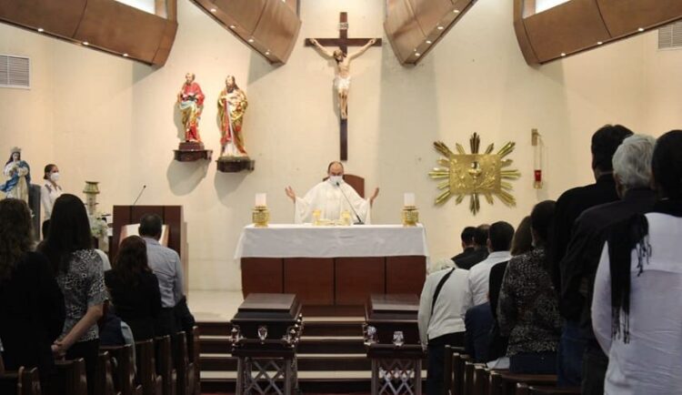 Despiden familiares y amigos a Senador Faustino López y esposa en Tampico