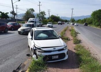 Omite alto y es embestido por unidad con preferencia de paso.