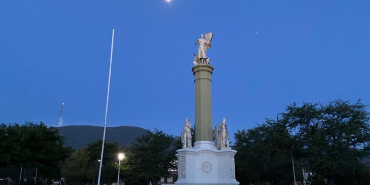 La luna de octubre es la más bella; hasta en los amaneceres de Cd. Victoria
