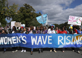 Se manifiestan miles de mujeres en defensa del aborto