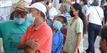 Recomiendan hoteleros no dejar el cubrebocas