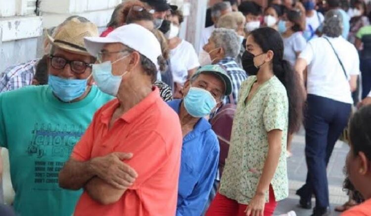 Recomiendan hoteleros no dejar el cubrebocas