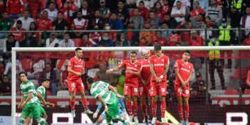 Toluca triunfa 4-3 con remontada sobre Santos-Laguna