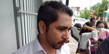 Padres deben revisar mochilas a sus hijos: Sainz