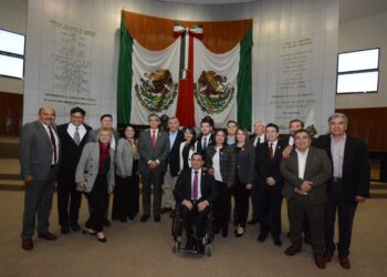 Presenta Adán López  minuta de reforma sobre mandos de seguridad a diputados de Tamaulipas