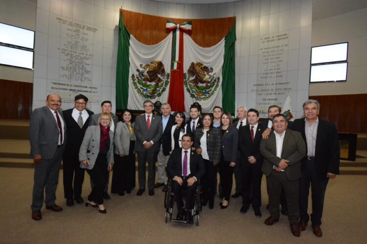 Presenta Adán López  minuta de reforma sobre mandos de seguridad a diputados de Tamaulipas