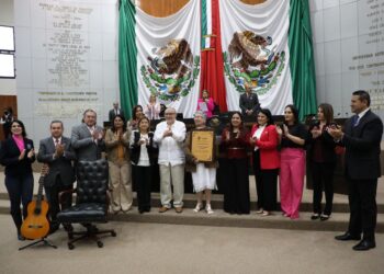 Rinde Legislatura 65 homenaje póstumo a Don Cuco Sánchez