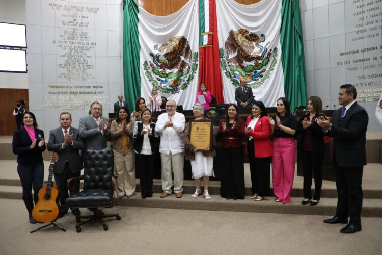 Rinde Legislatura 65 homenaje póstumo a Don Cuco Sánchez