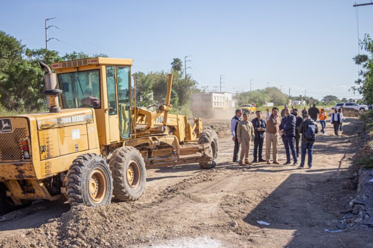 Supervisa Alcalde Mario López avances de obras en Matamoros