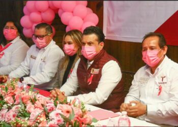 Llama a prevenir el cáncer de mama en Cd. Victoria.