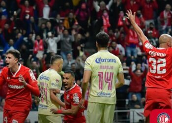Toluca derrota 2-1 al América en el partido de ida de semifinales