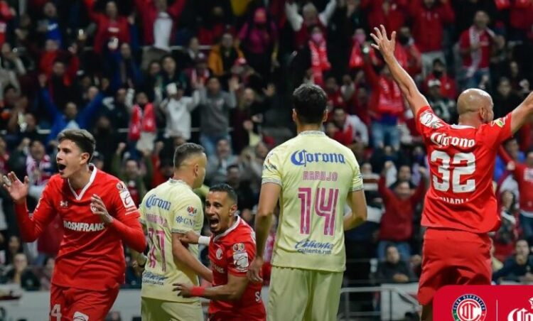 Toluca derrota 2-1 al América en el partido de ida de semifinales