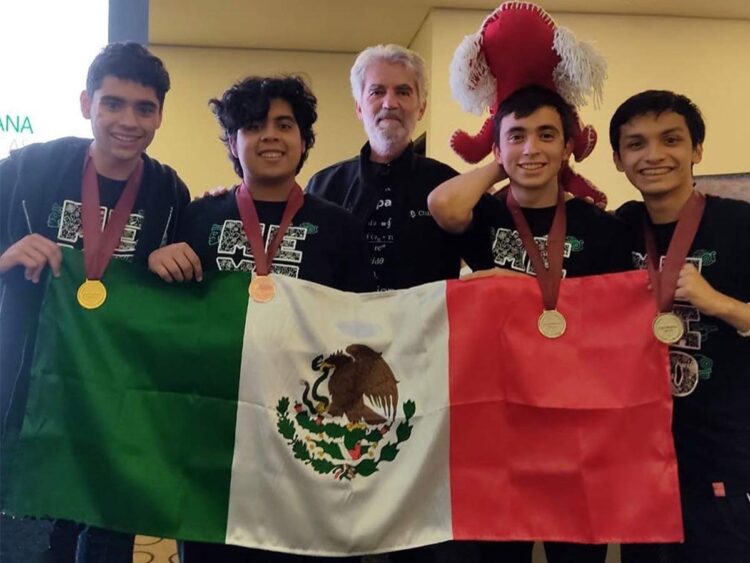 Jóvenes logran tercer lugar en Olimpiada Iberoamericana de Matemáticas