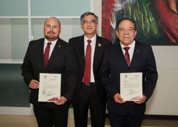 Entrega Américo nombramientos a Secretarios General y de Seguridad