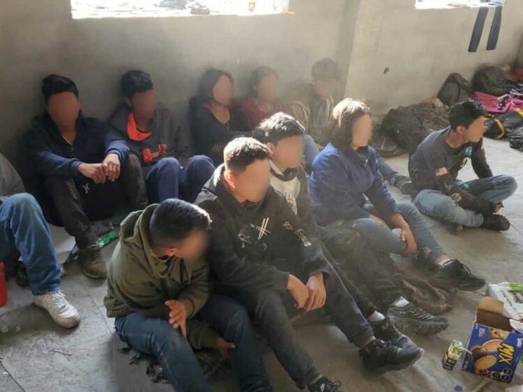 Rescatan a 112 migrantes hacinados en una vivienda en Nuevo León
