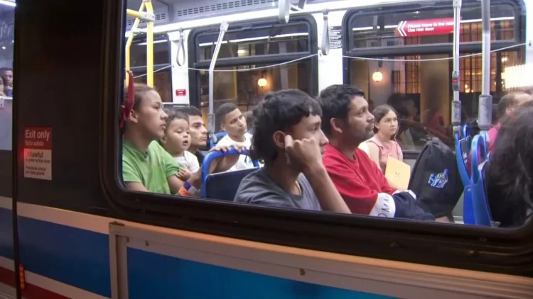 El Paso quiere reembolso de 6.1 MDD por alojamiento y transporte de migrantes