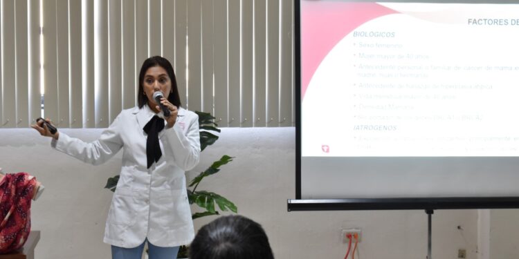 Se imparte plática en el IETAM sobre la prevención del cáncer de mama